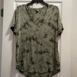 Green tie dye Vneck t shirt